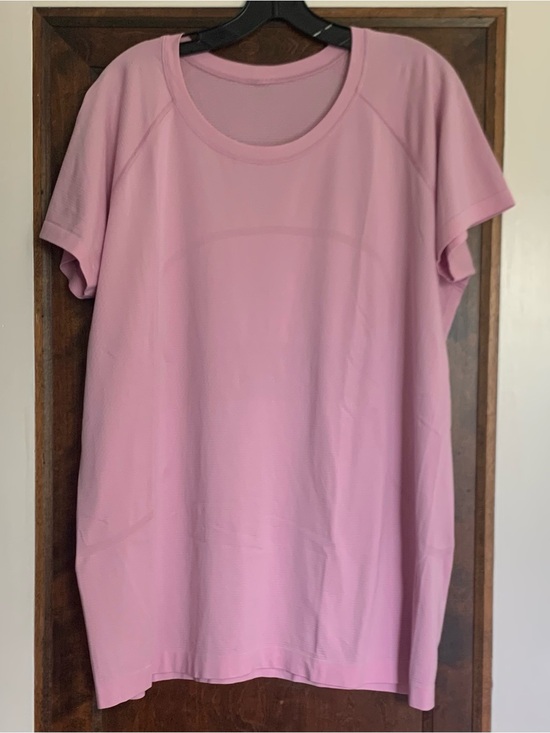 lululemon athletica Tops - Lululemon Swiftly Tech Short Sleeve 2.0 - Orchid - Size 20 Excellent